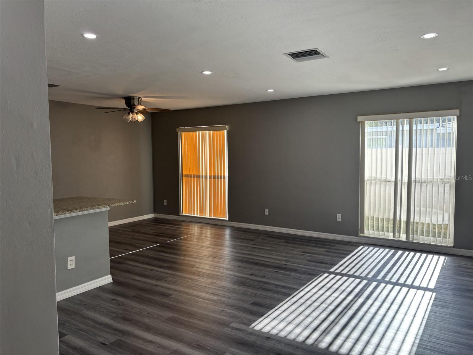 FLOR A MAR - Residential Lease