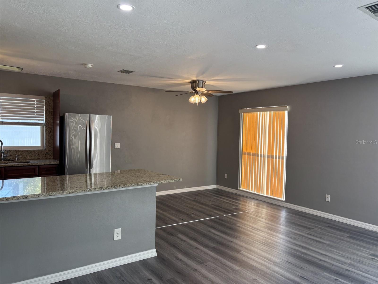 FLOR A MAR - Residential Lease