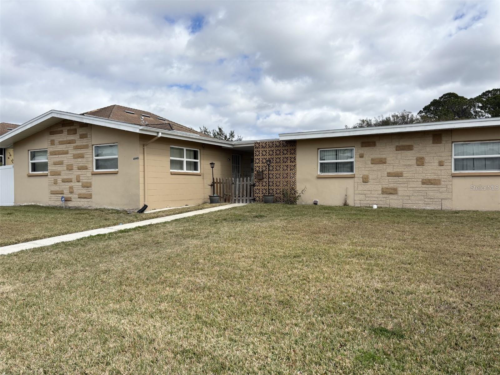 FLOR A MAR - Residential Lease