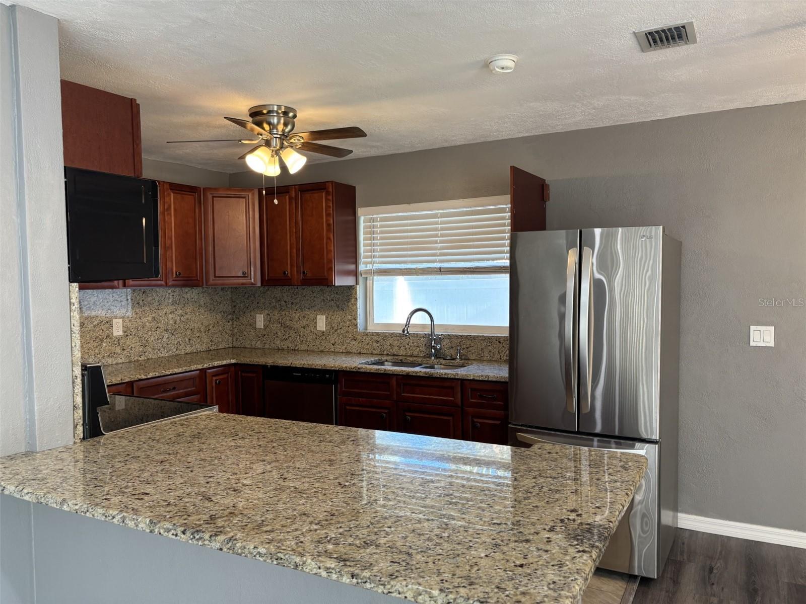 FLOR A MAR - Residential Lease