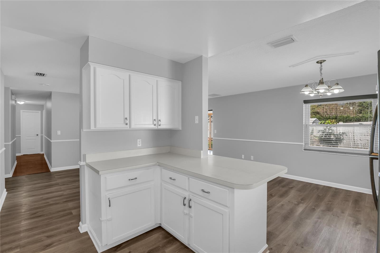 GLENVIEW ESTATES - Residential Lease