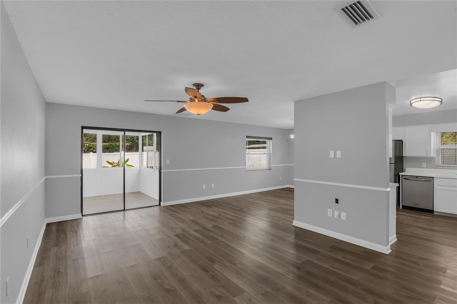 GLENVIEW ESTATES - Residential Lease