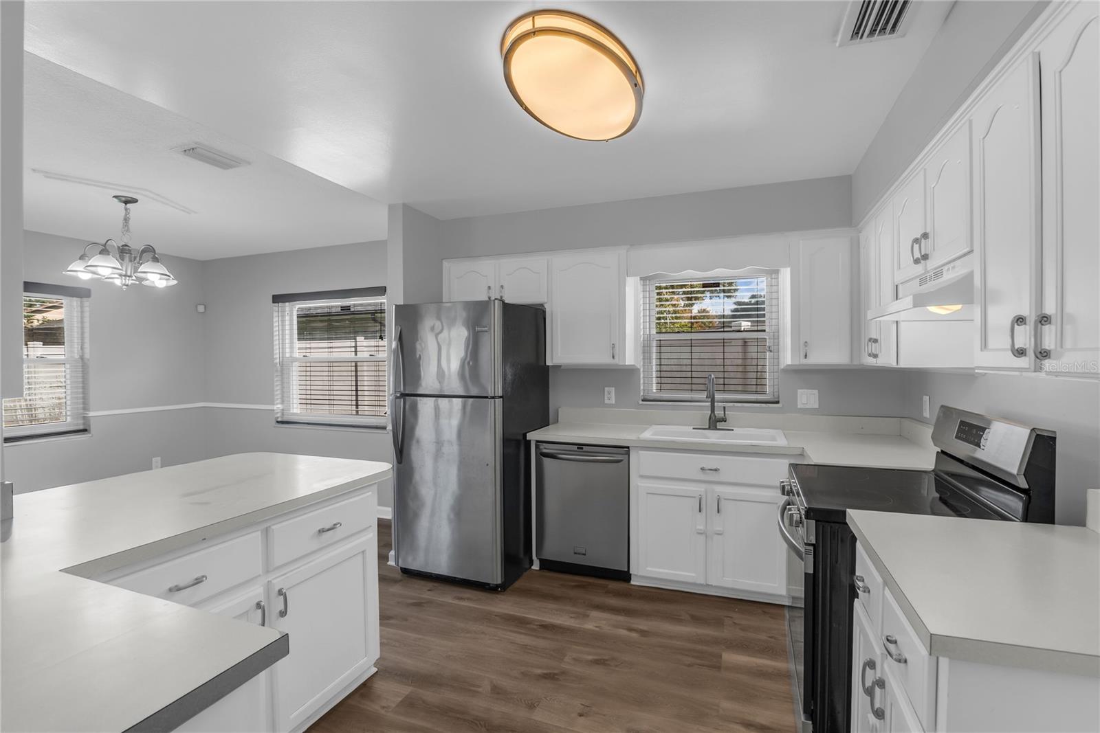 GLENVIEW ESTATES - Residential Lease