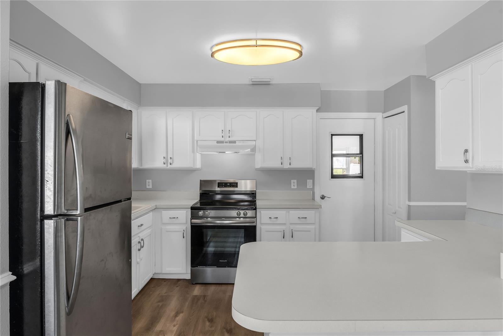 GLENVIEW ESTATES - Residential Lease