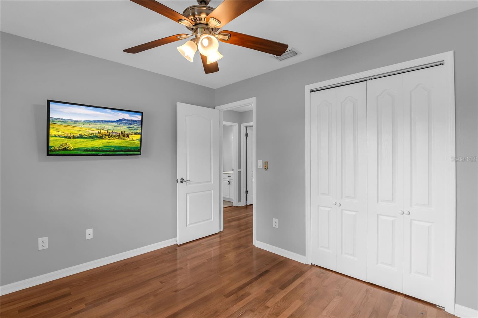 GLENVIEW ESTATES - Residential Lease