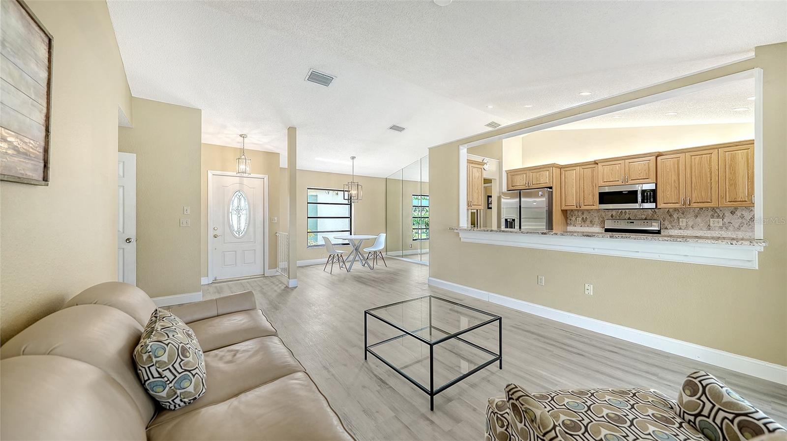 6618 EASTON DRIVE