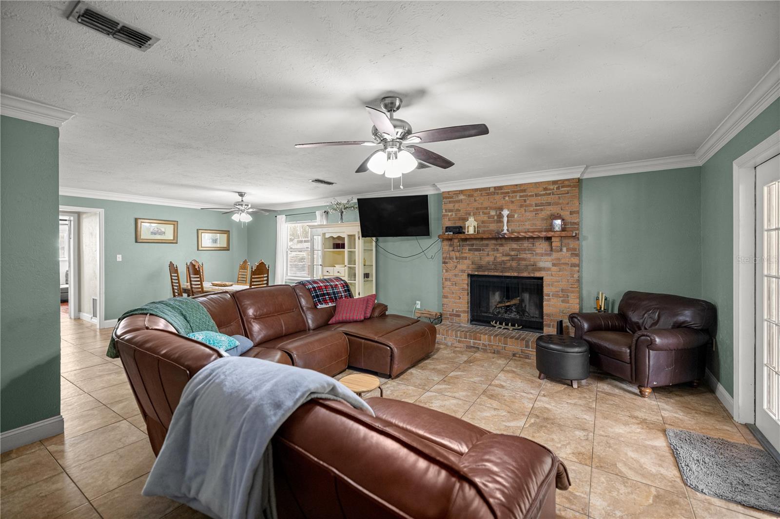 TOWN MCINTOSH - Residential