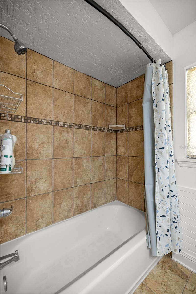 TOWN MCINTOSH - Residential