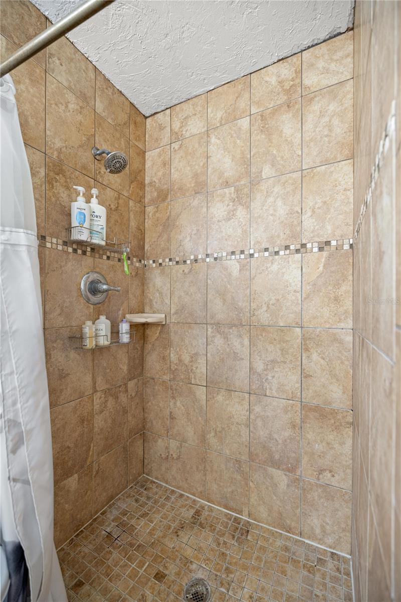 TOWN MCINTOSH - Residential