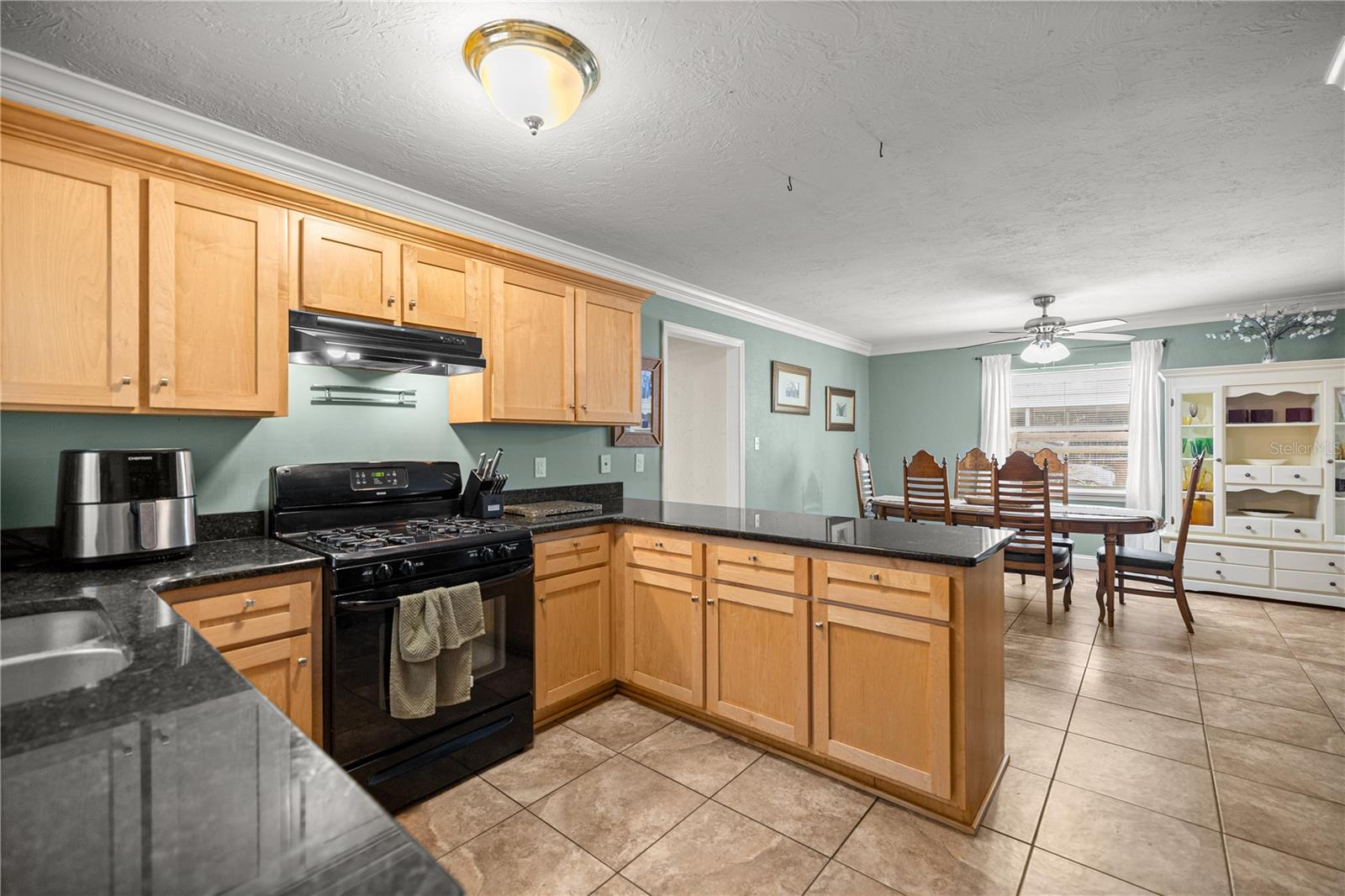 TOWN MCINTOSH - Residential