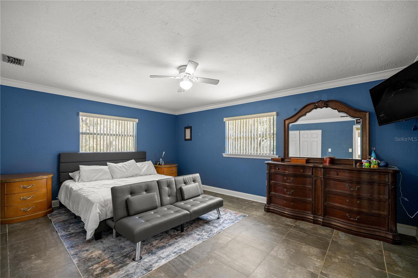 TOWN MCINTOSH - Residential