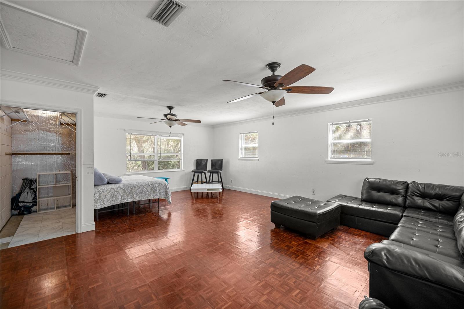 TOWN MCINTOSH - Residential