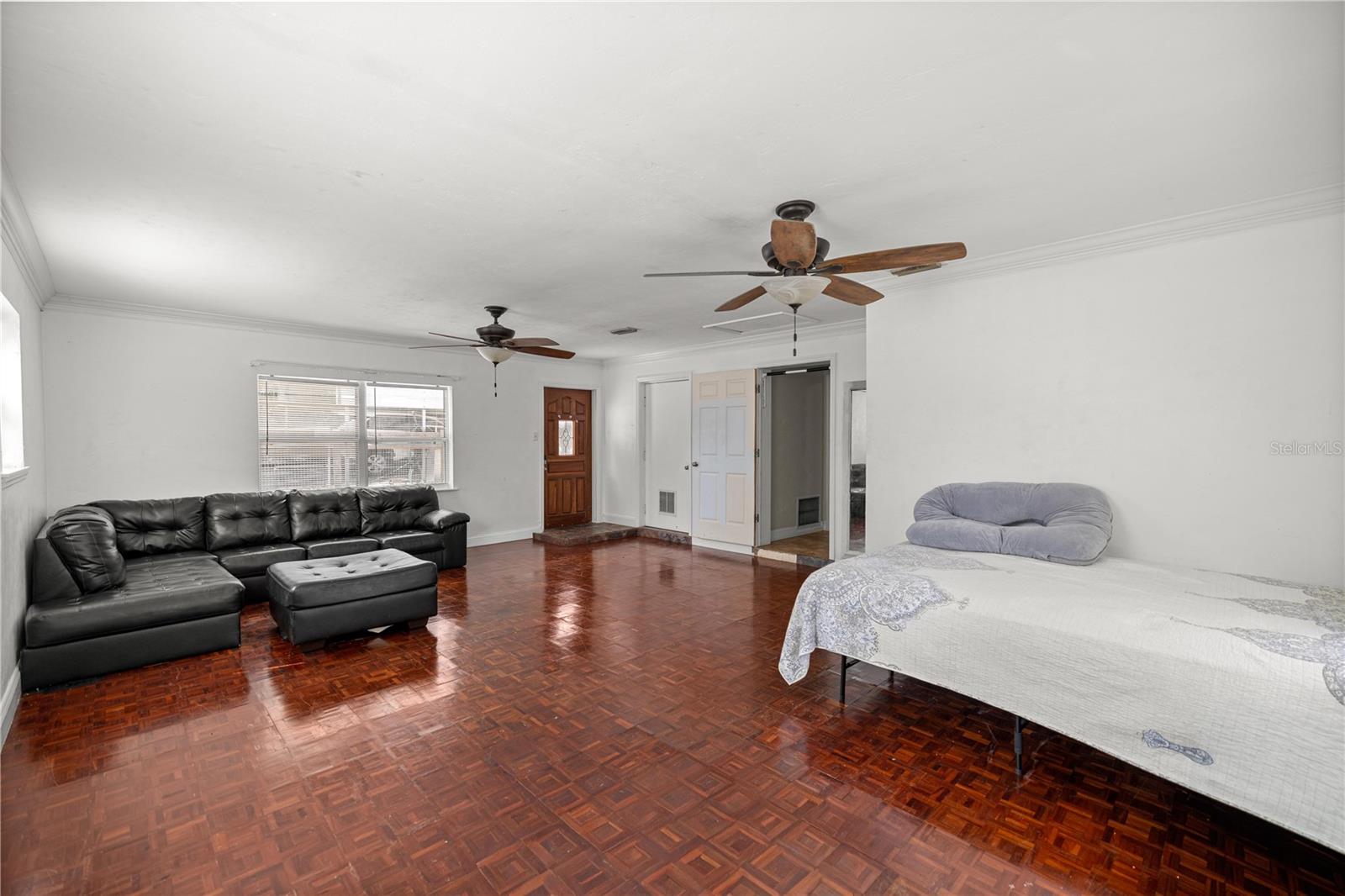 TOWN MCINTOSH - Residential