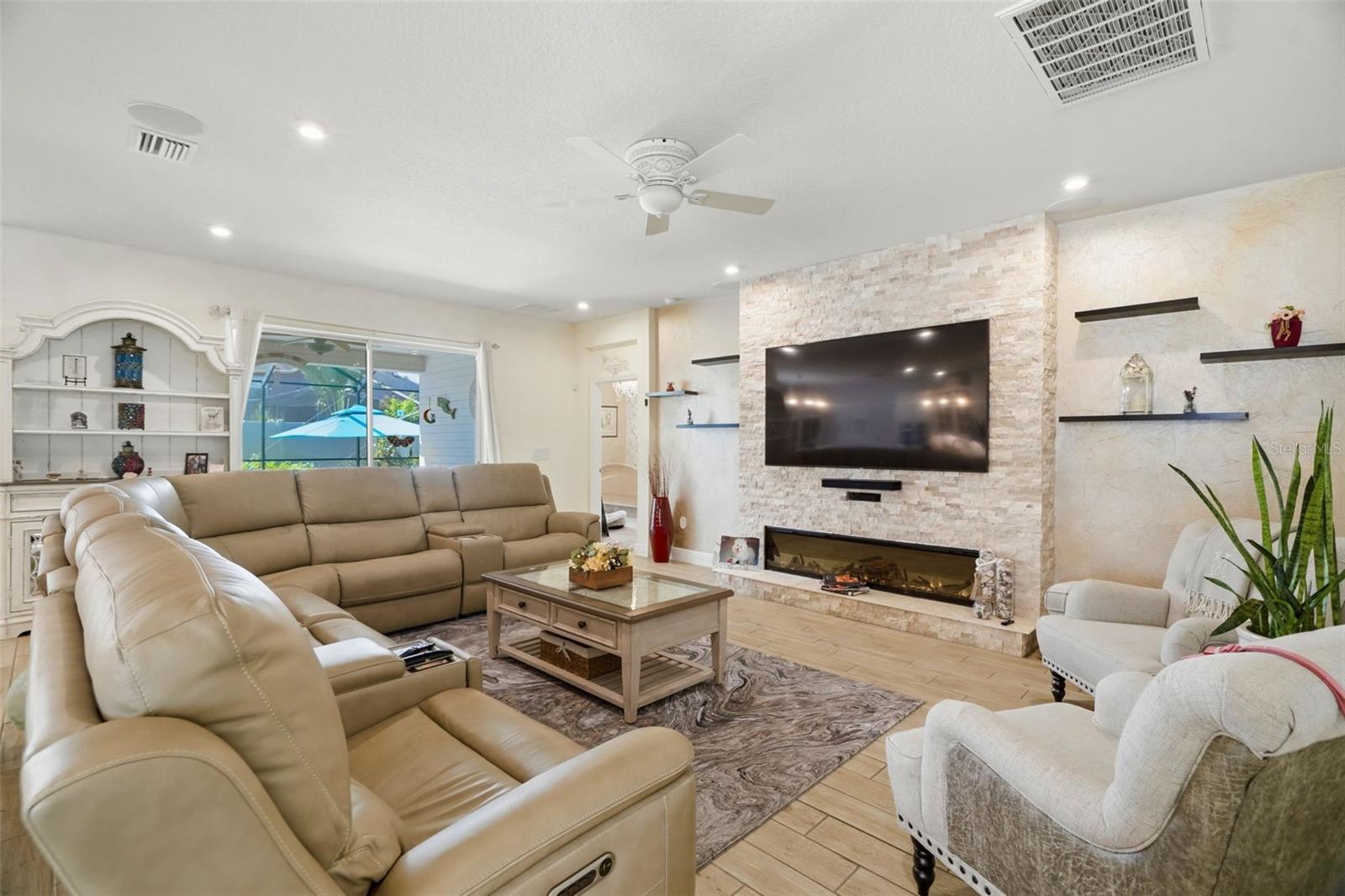 11750 LAKE LUCAYA DRIVE, RIVERVIEW, FL, 33579 3 11750 LAKE LUCAYA DRIVE