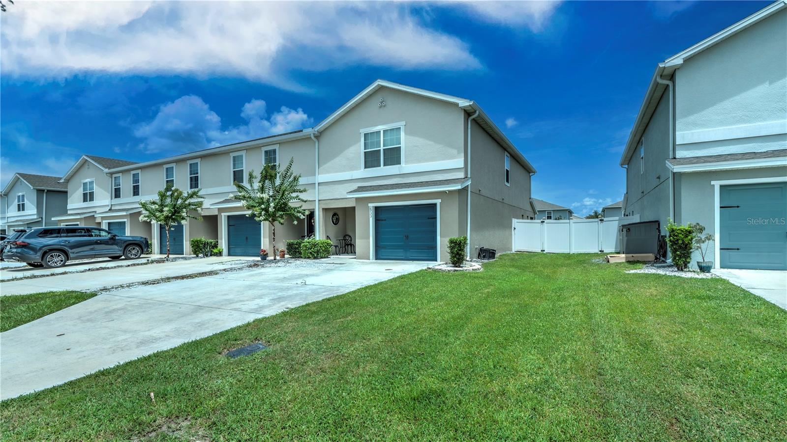 2933 FIELDWOOD CIRCLE