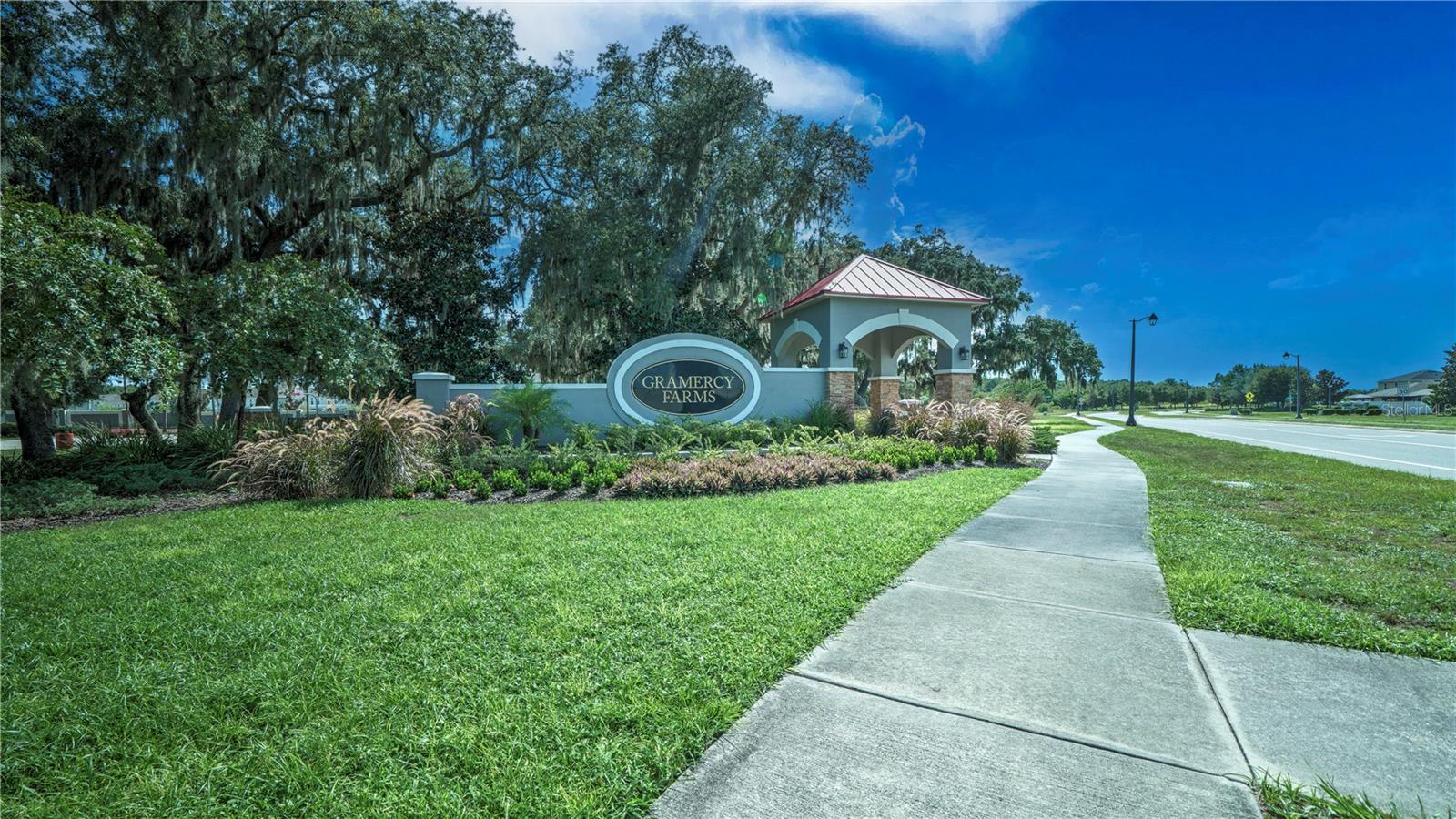 2933 FIELDWOOD CIRCLE