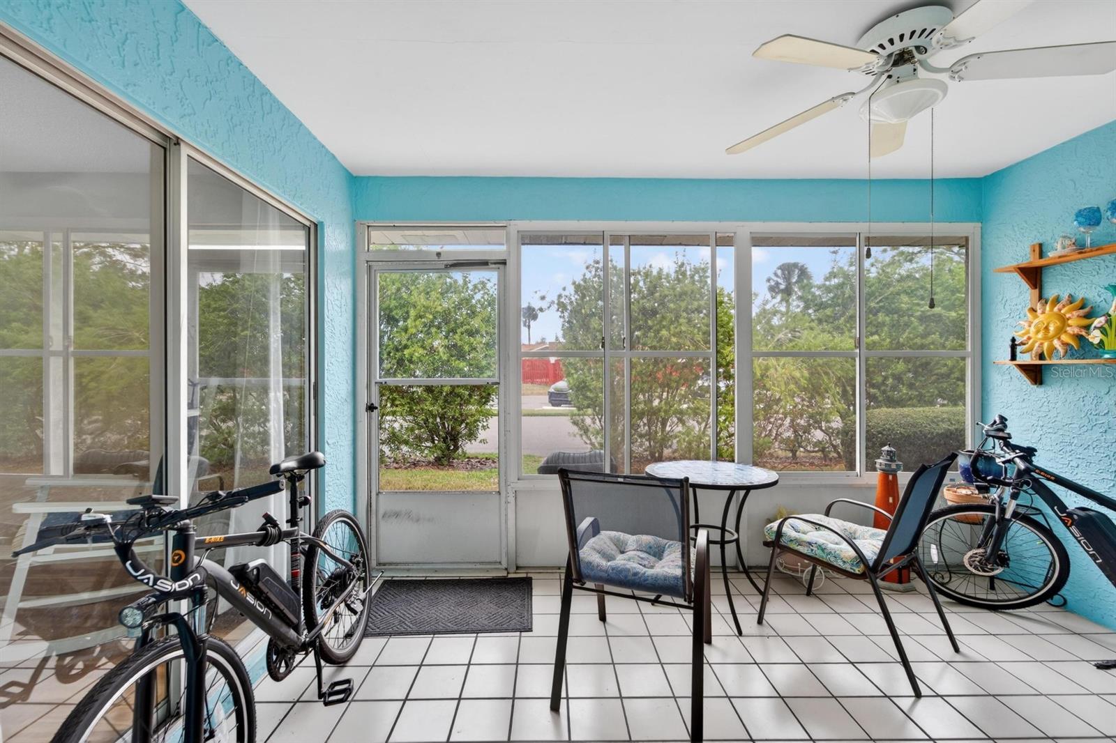 THE KNOLLS OF KINGS POINT PHAS - Residential