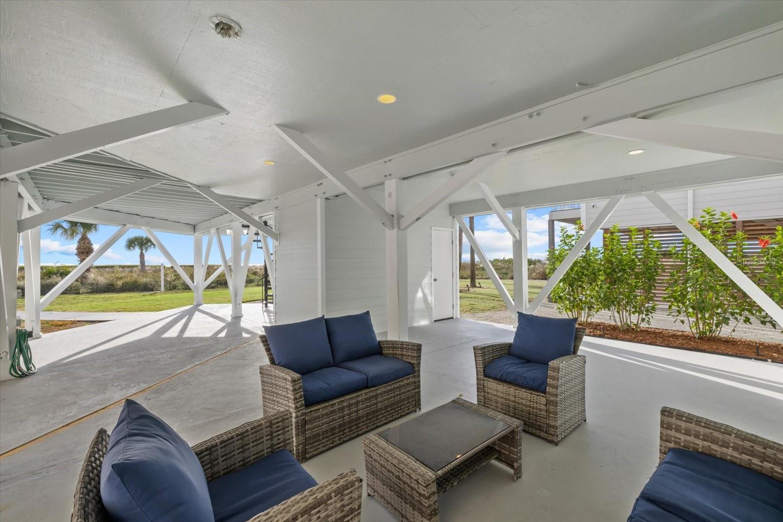 SARASOTA BEACH - Residential