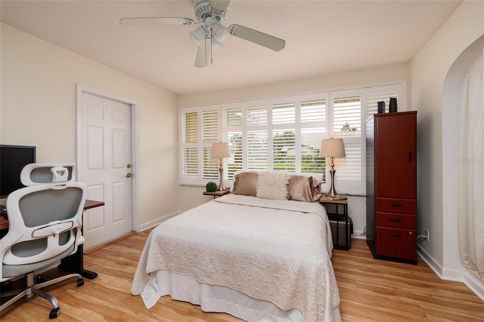 TROPICAL SHORES - Residential