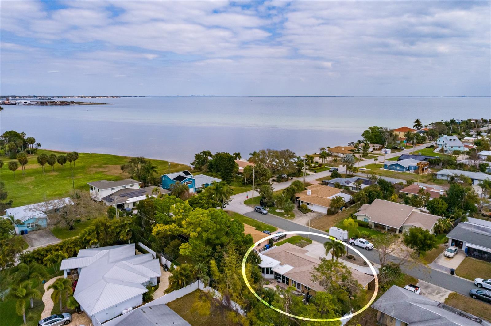 TROPICAL SHORES - Residential