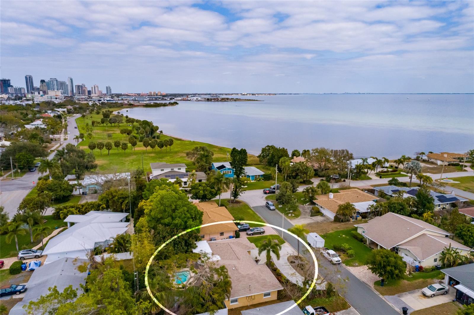 TROPICAL SHORES - Residential