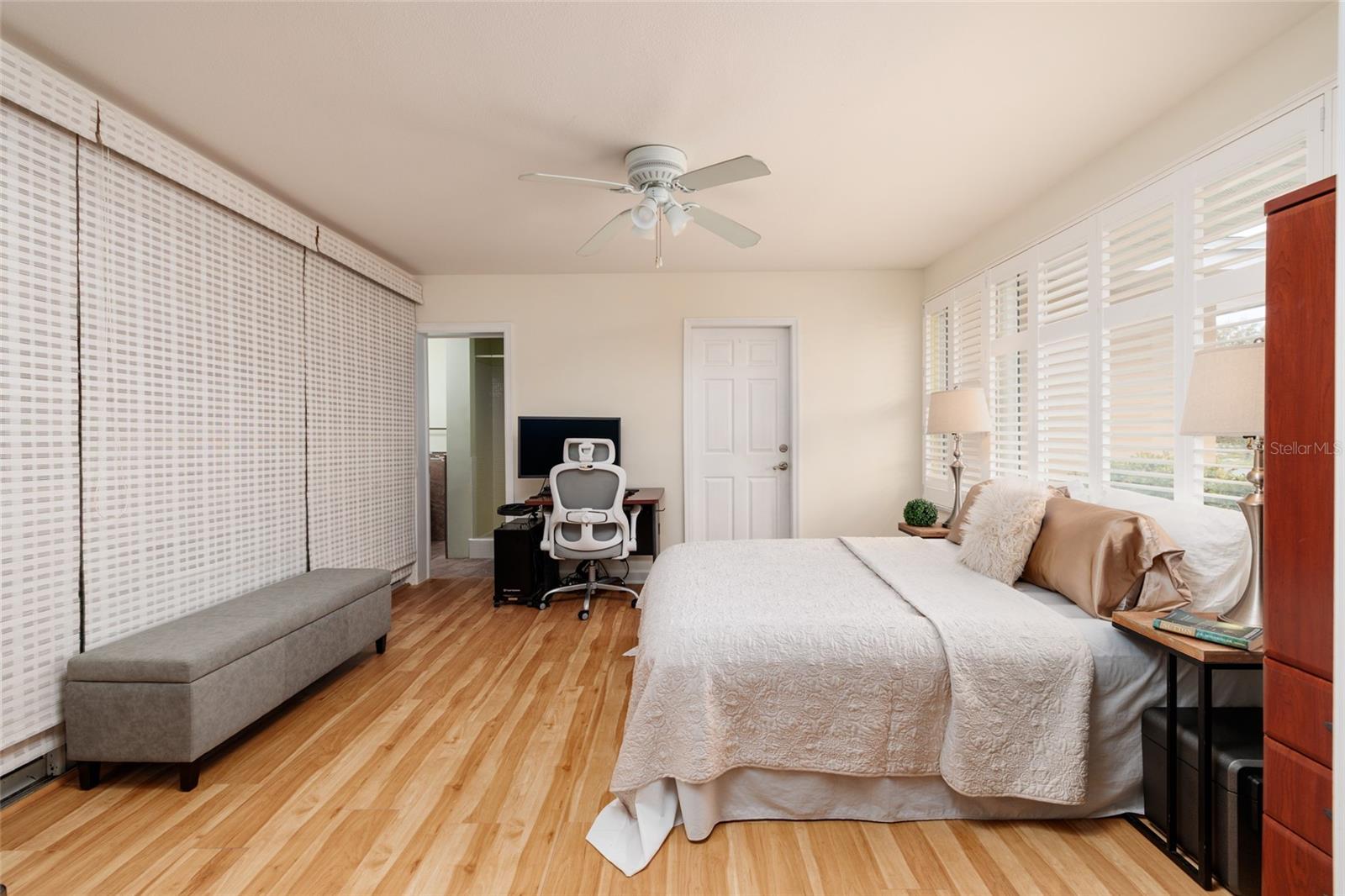 TROPICAL SHORES - Residential