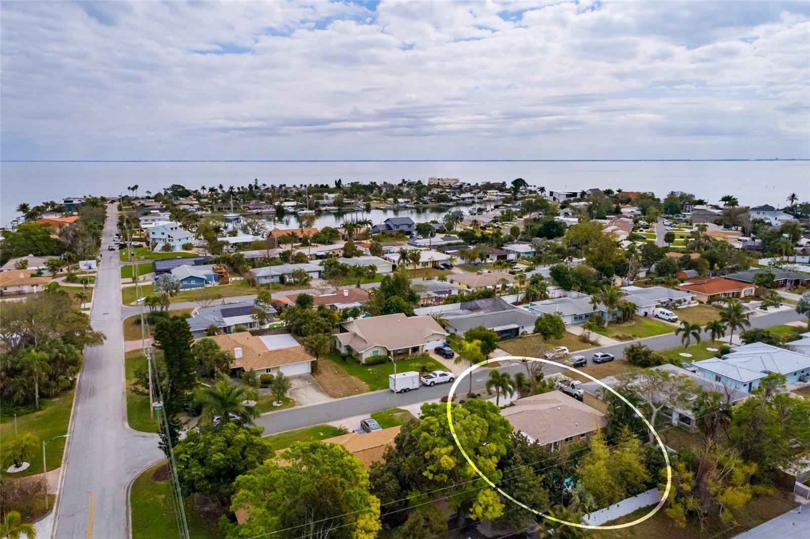 TROPICAL SHORES - Residential