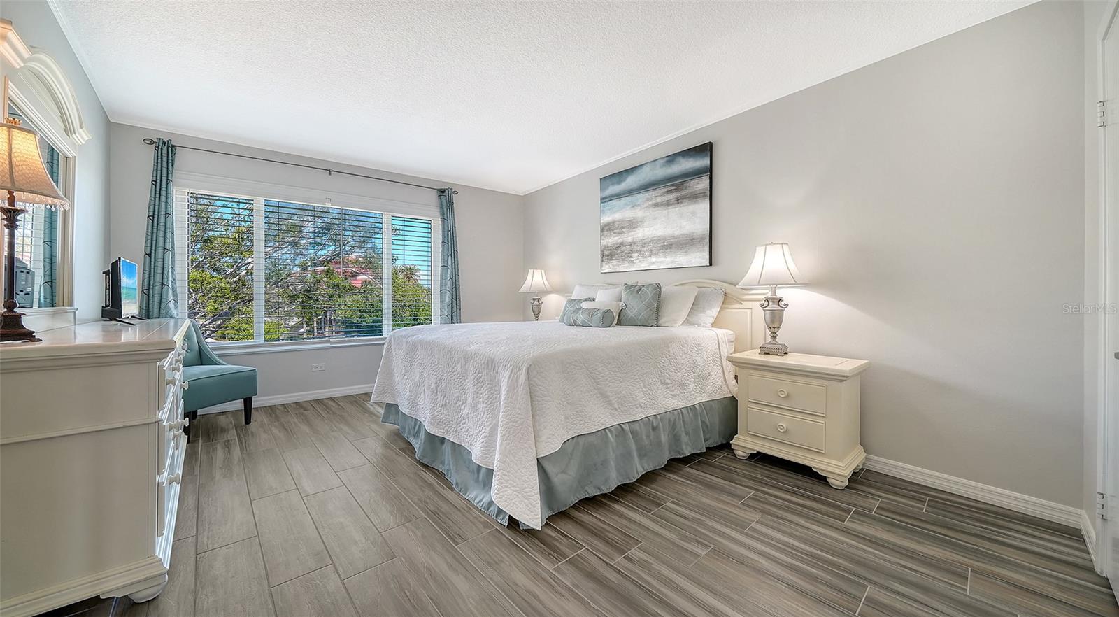 SANDS POINT - Residential