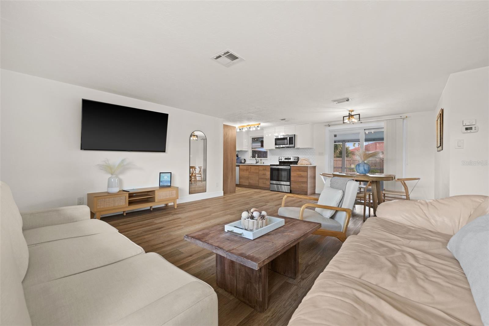 SOUTH VENICE - Residential