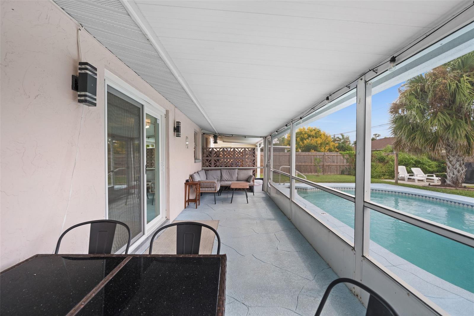 SOUTH VENICE - Residential