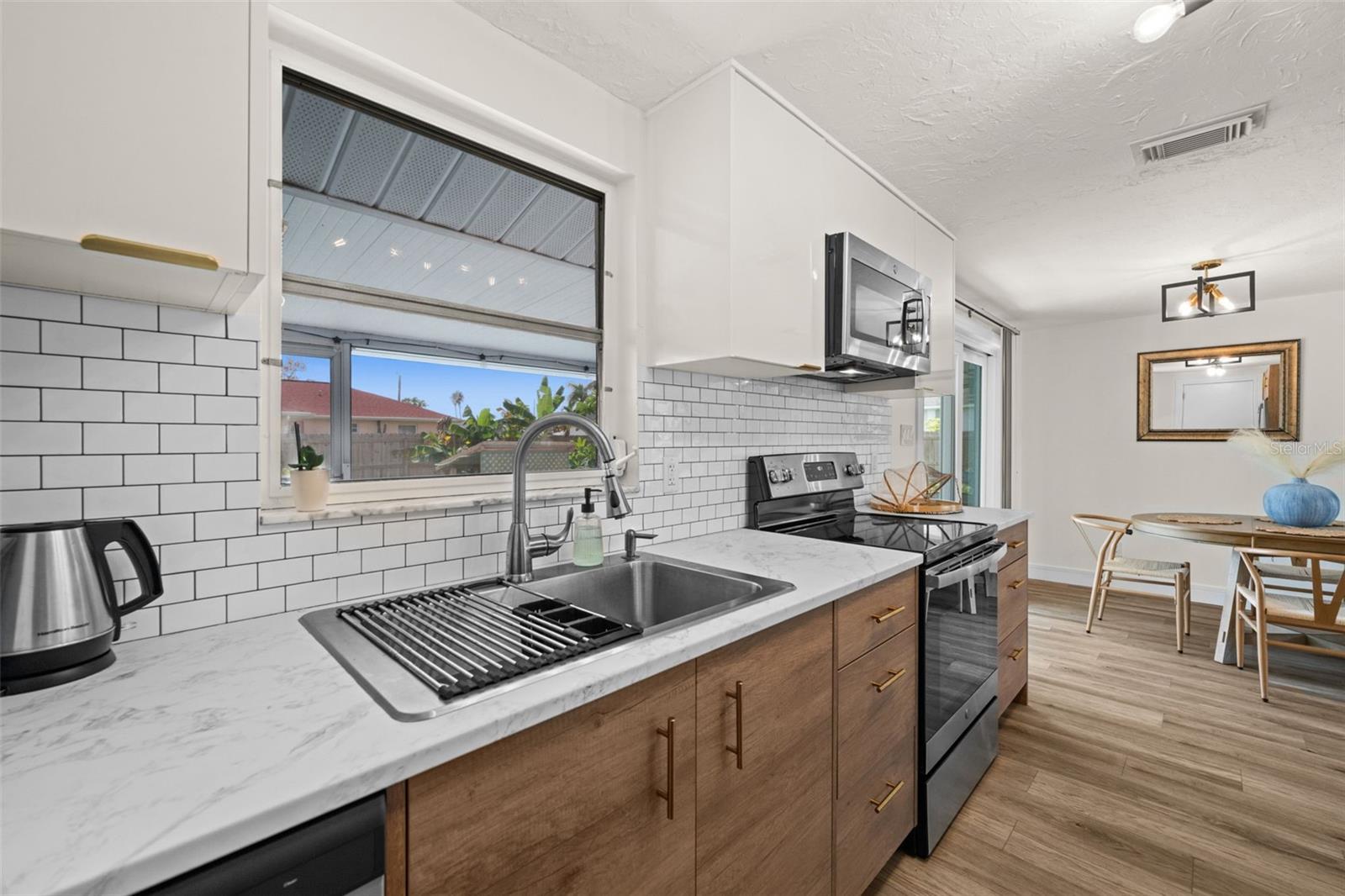 SOUTH VENICE - Residential