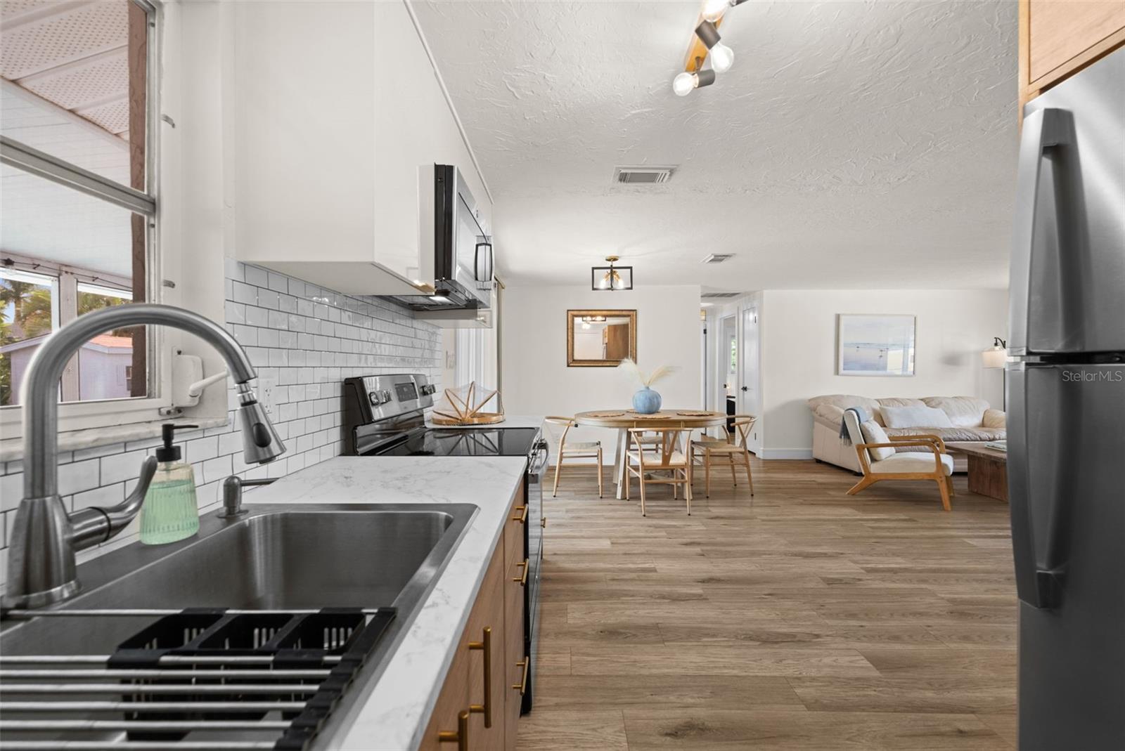 SOUTH VENICE - Residential