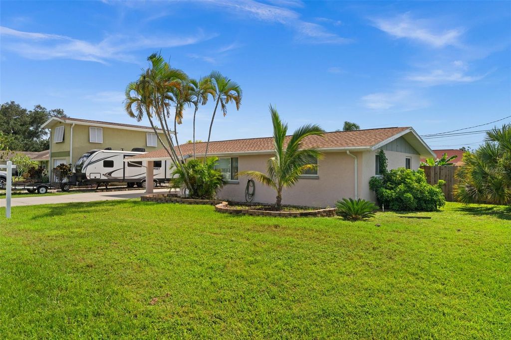 Photo of 219 Coral Road, Venice, FL 34293 (MLS # A4668201)