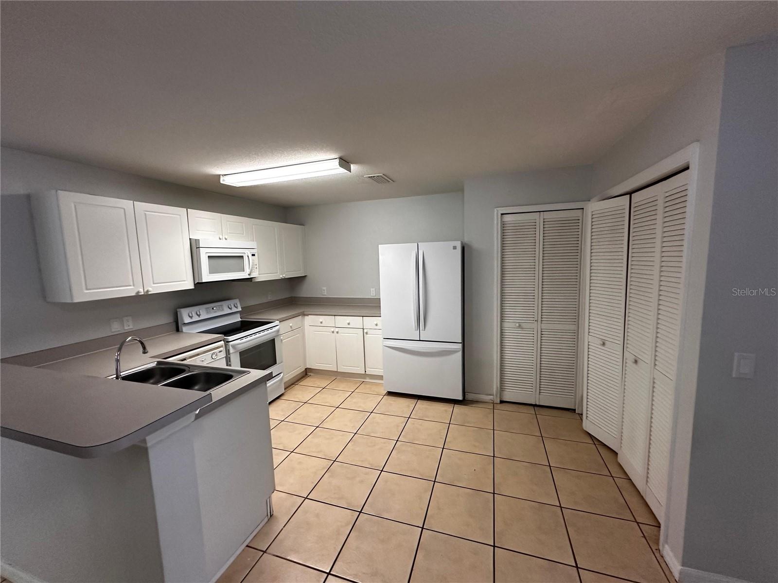2804 CLUB CORTILE CIRCLE a