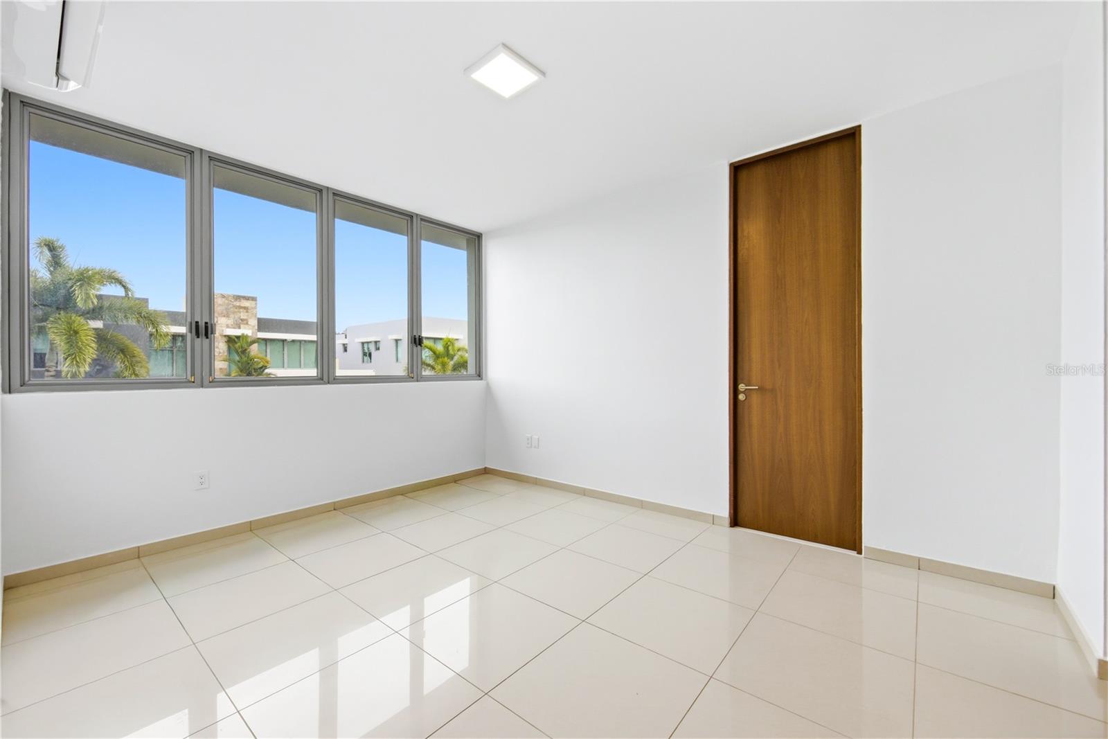 SENDEROS DE MONTEHIEDRA - Residential