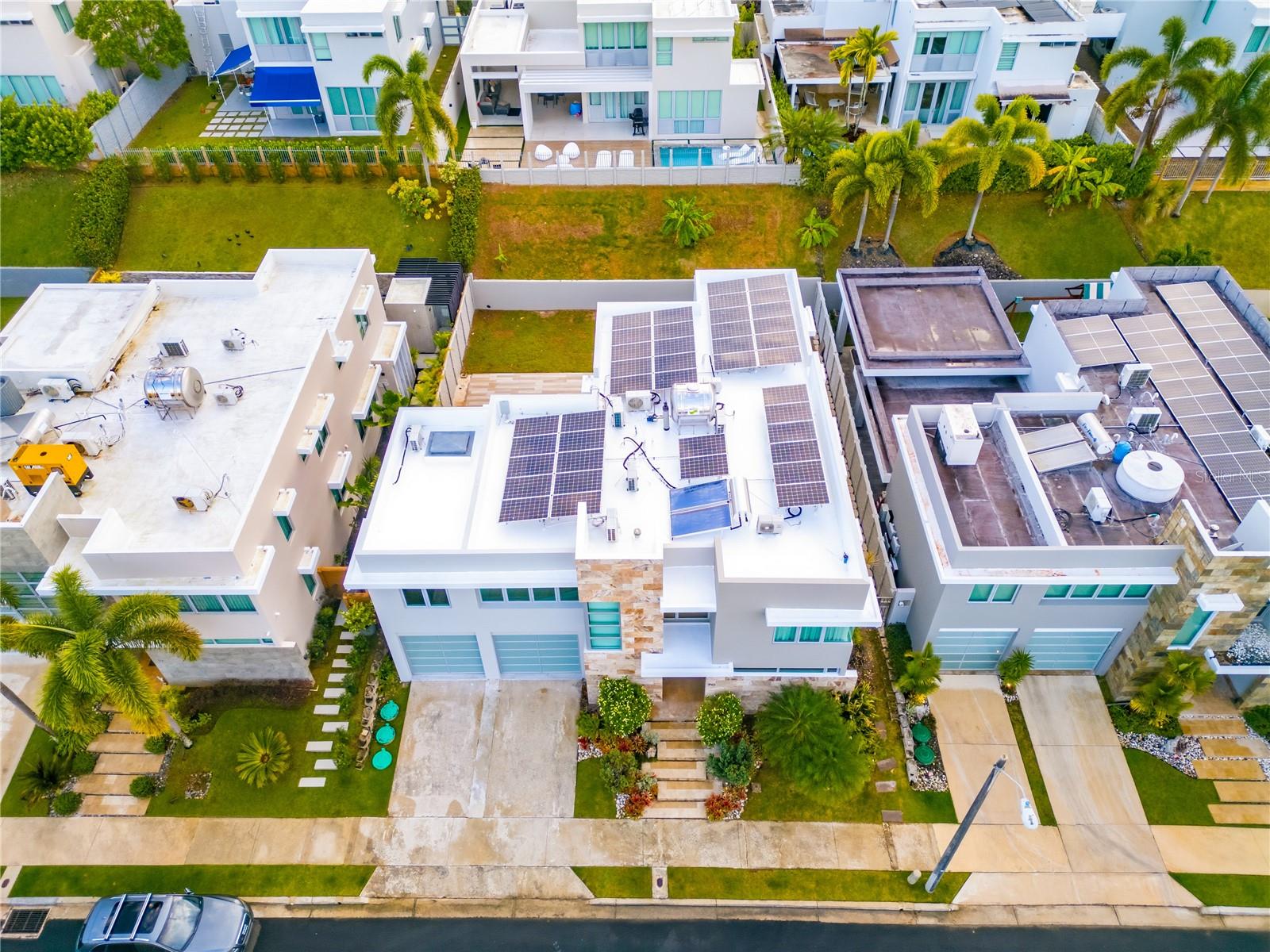 SENDEROS DE MONTEHIEDRA - Residential