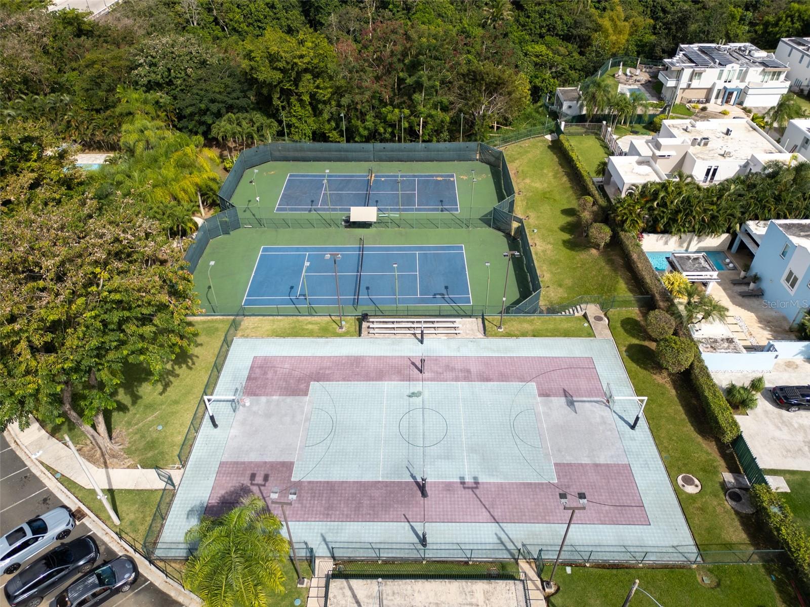 SENDEROS DE MONTEHIEDRA - Residential