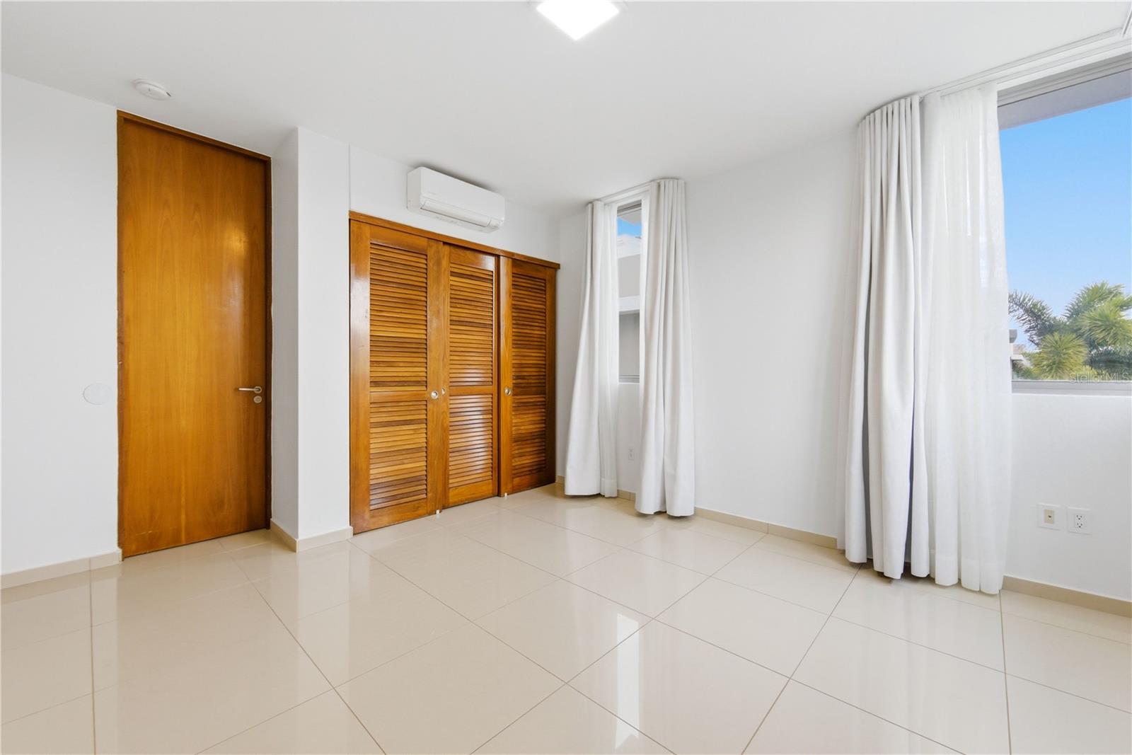 SENDEROS DE MONTEHIEDRA - Residential