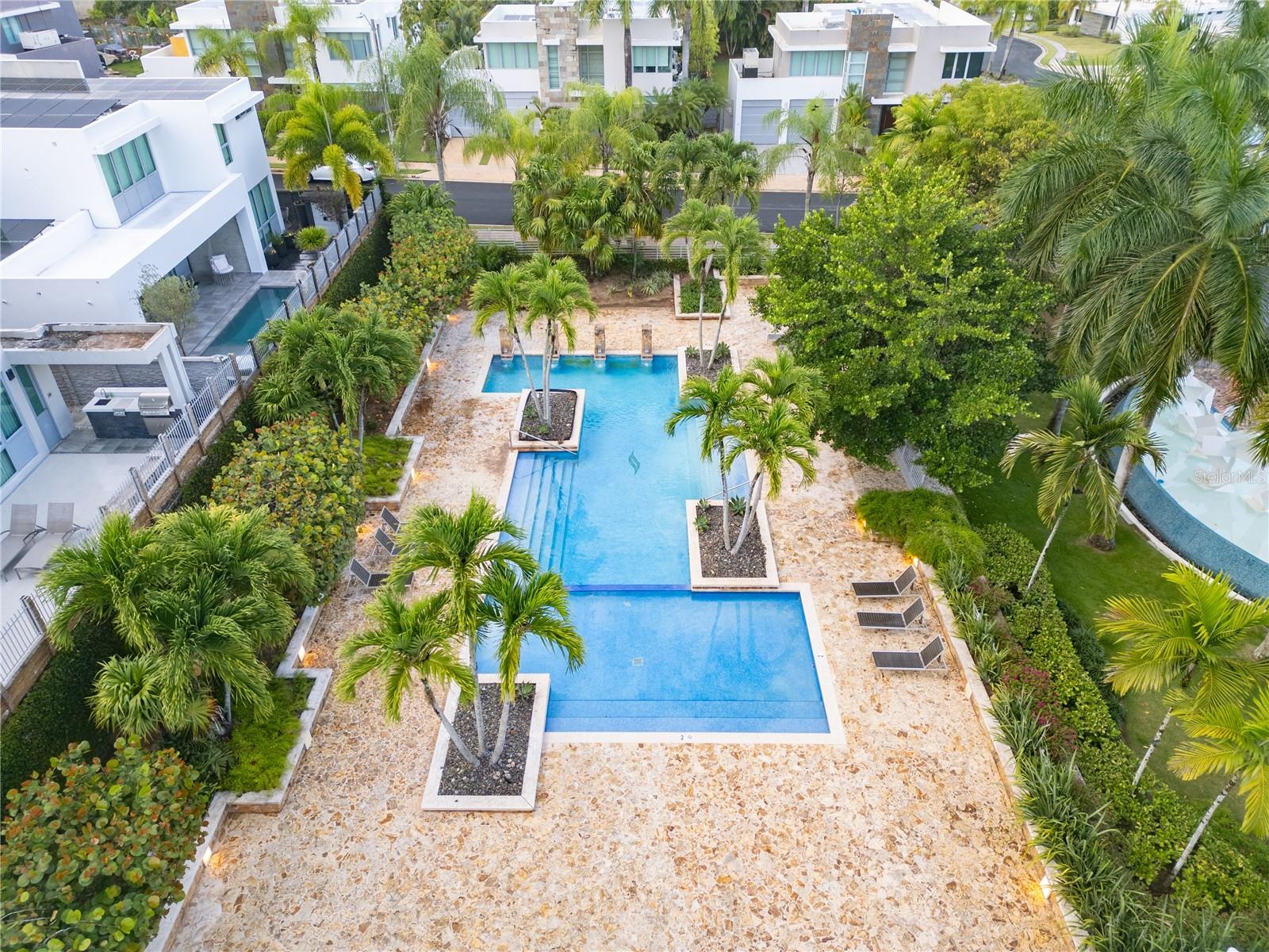 SENDEROS DE MONTEHIEDRA - Residential