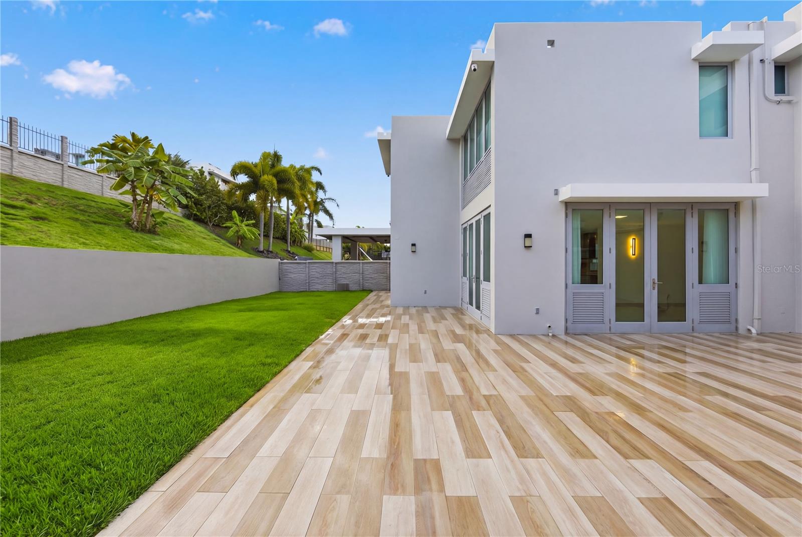 SENDEROS DE MONTEHIEDRA - Residential