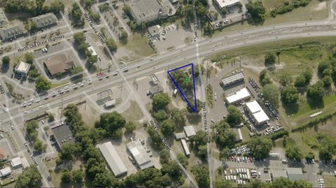 Tiny photo for 138 W Hermosa Street, Lady Lake, FL 32159 (MLS # OM685580)