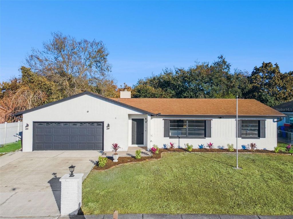 Photo of 2533 Oak Run Boulevard, Kissimmee, FL 34744 (MLS # S5143776)