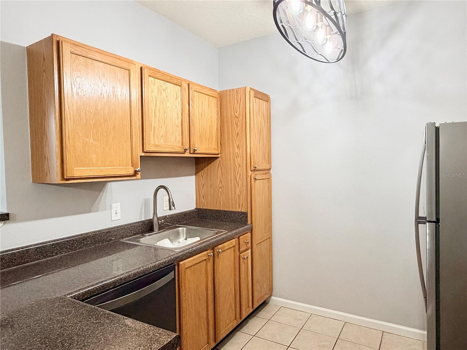 THE PALMS OF CORTEZ - Residential Lease