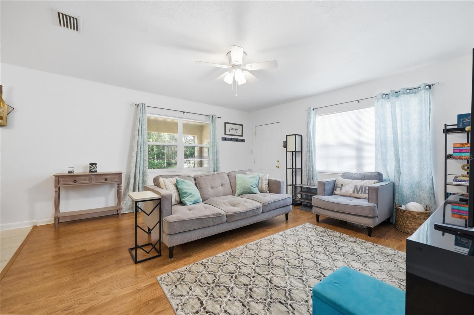 LAND O LAKES ACRES - Residential