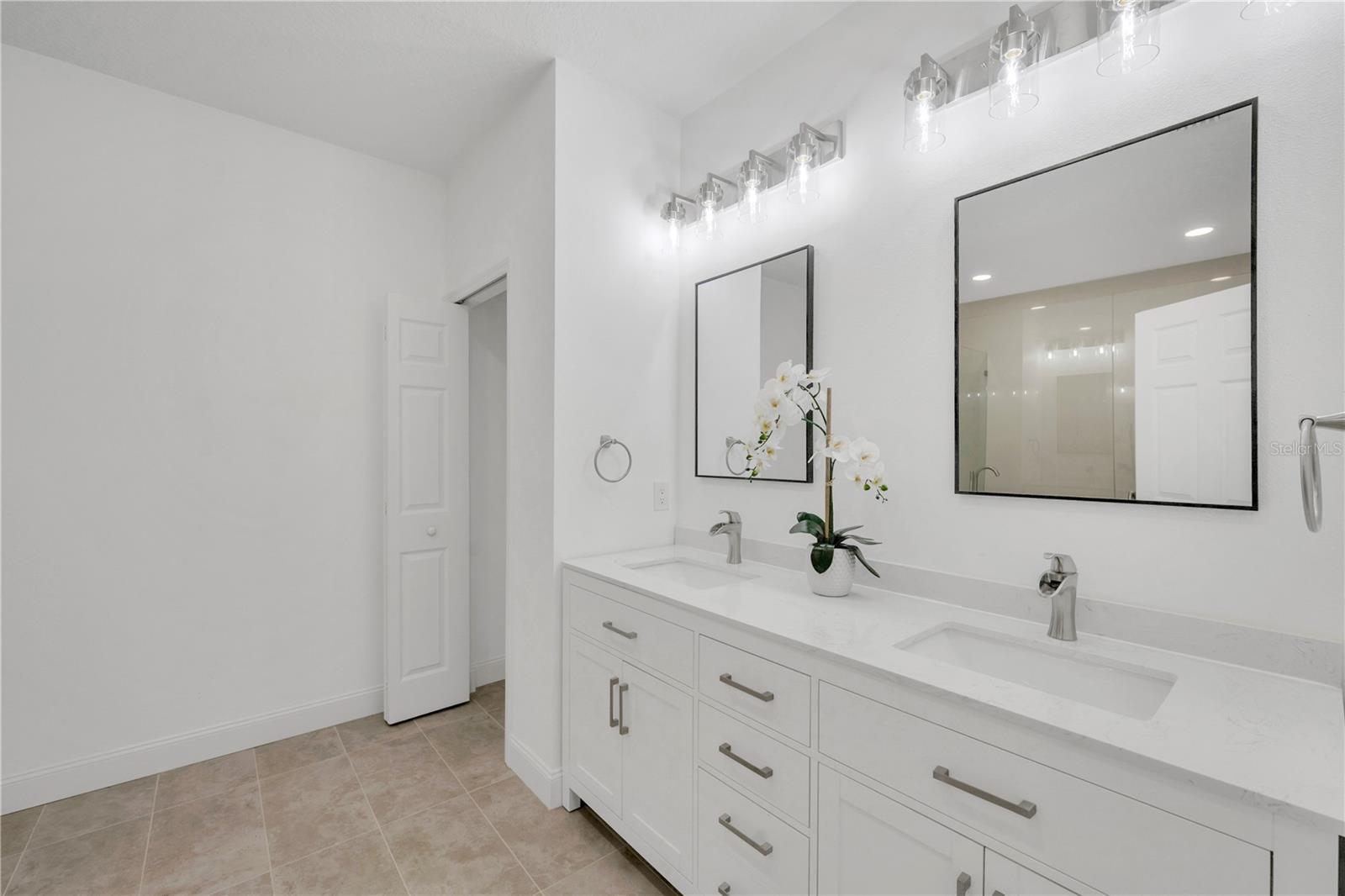 HICKORY HILL ACRES - Residential