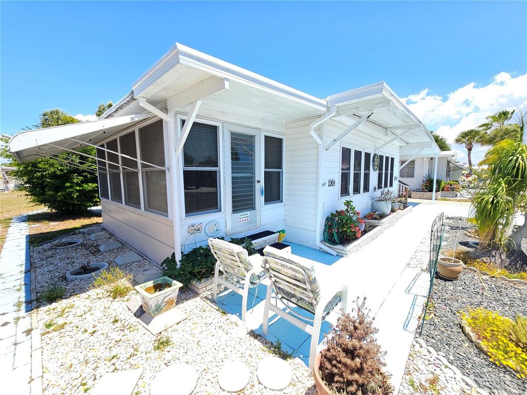 Photo of 205 Via Veneto, Venice, FL 34285 (MLS # N6144126)