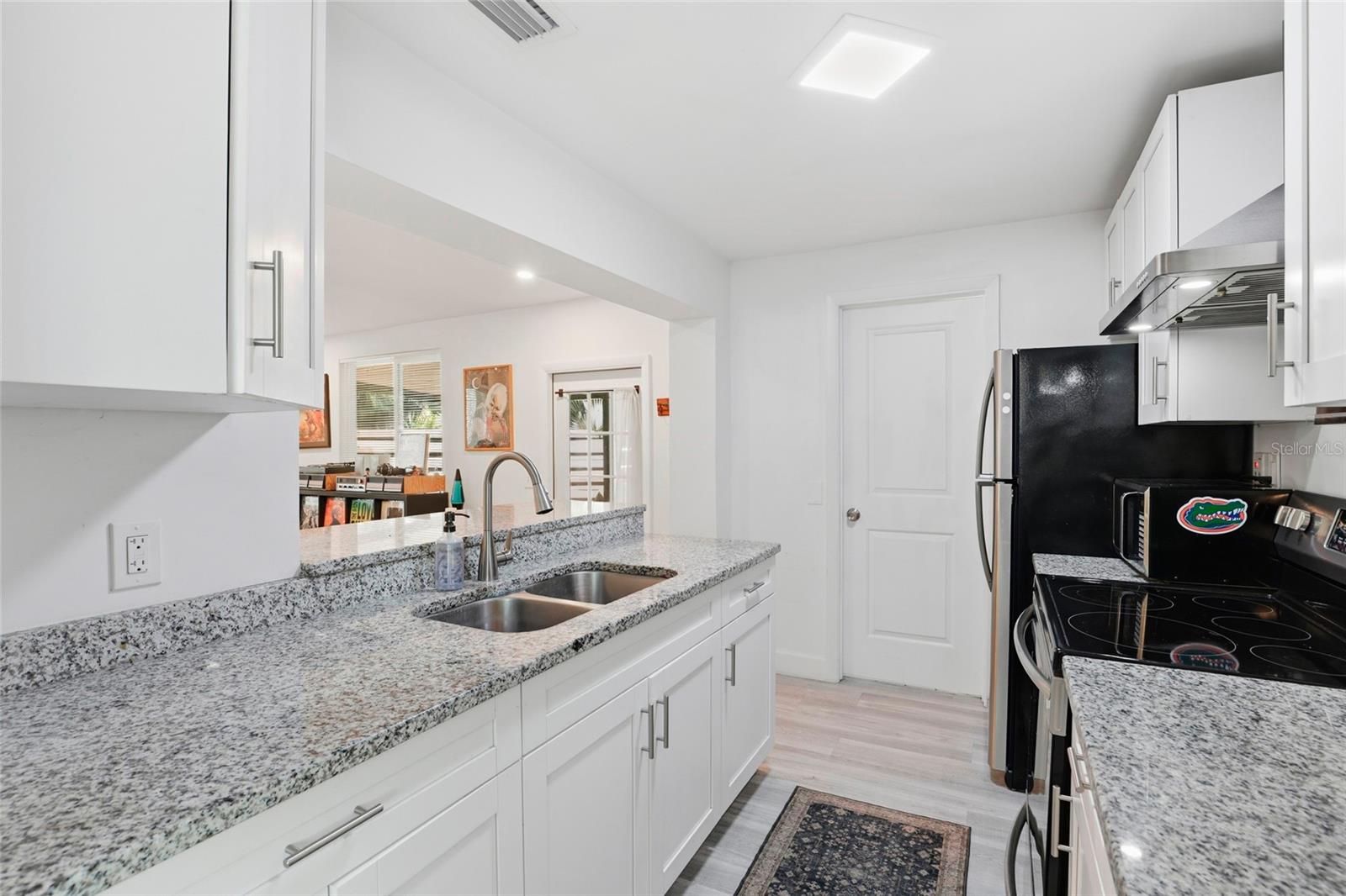 WOODLAWN CIRCLE - Residential