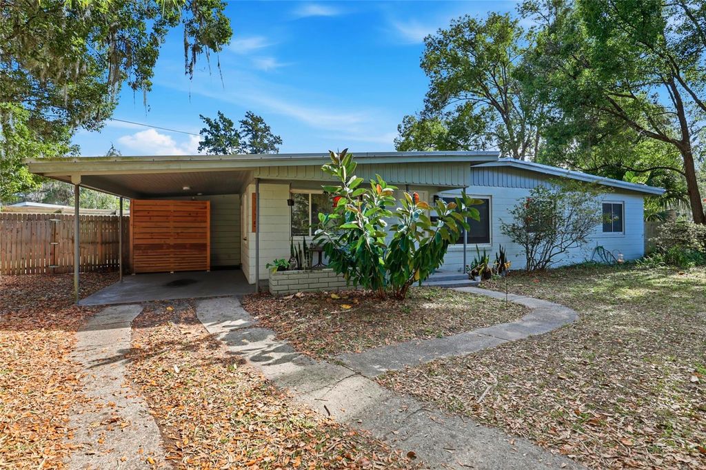 Photo of 1115 NE 5th Place, Gainesville, FL 32601 (MLS # GC536771)