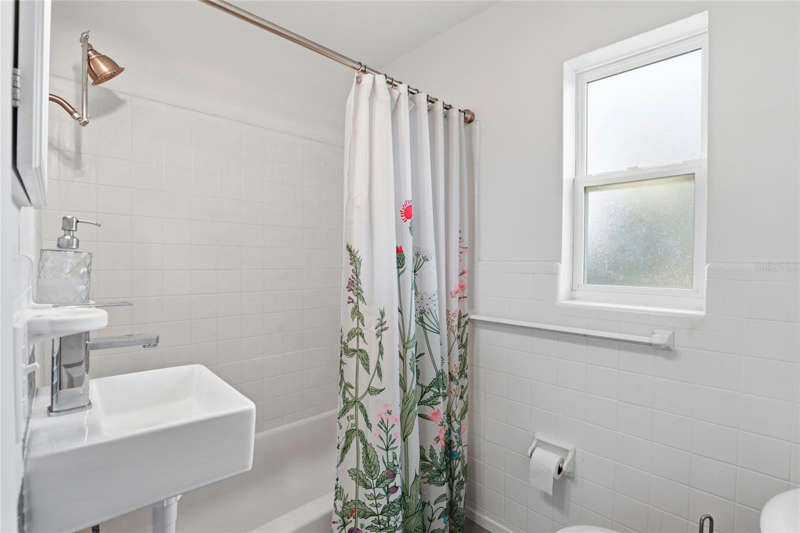 WOODLAWN CIRCLE - Residential