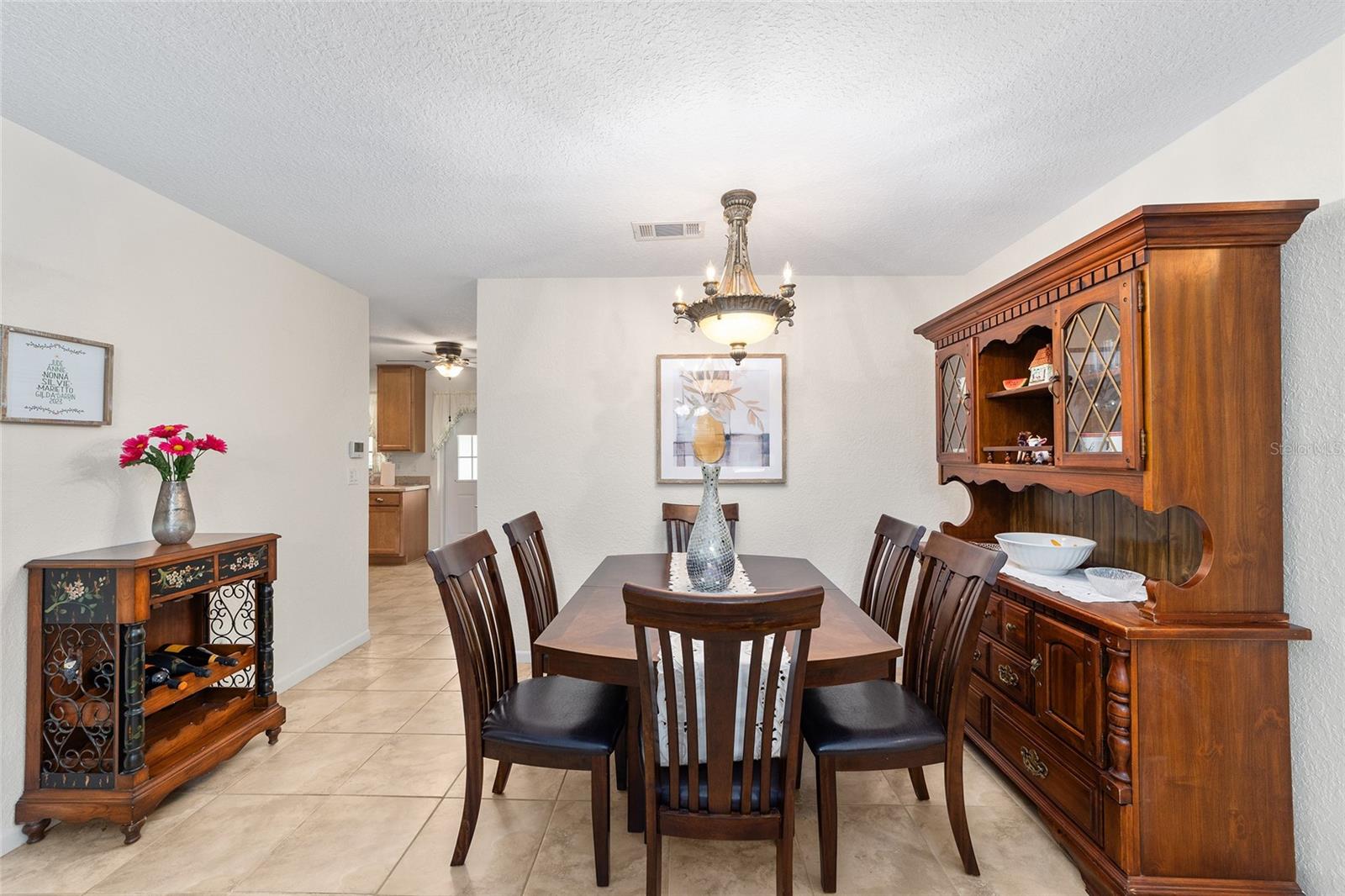 ON TOP OF THE WORLD - Residential